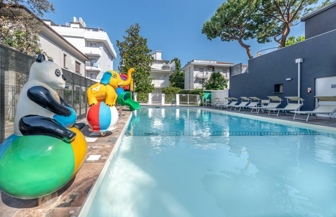 Residence Filmare Riccione Esterno foto