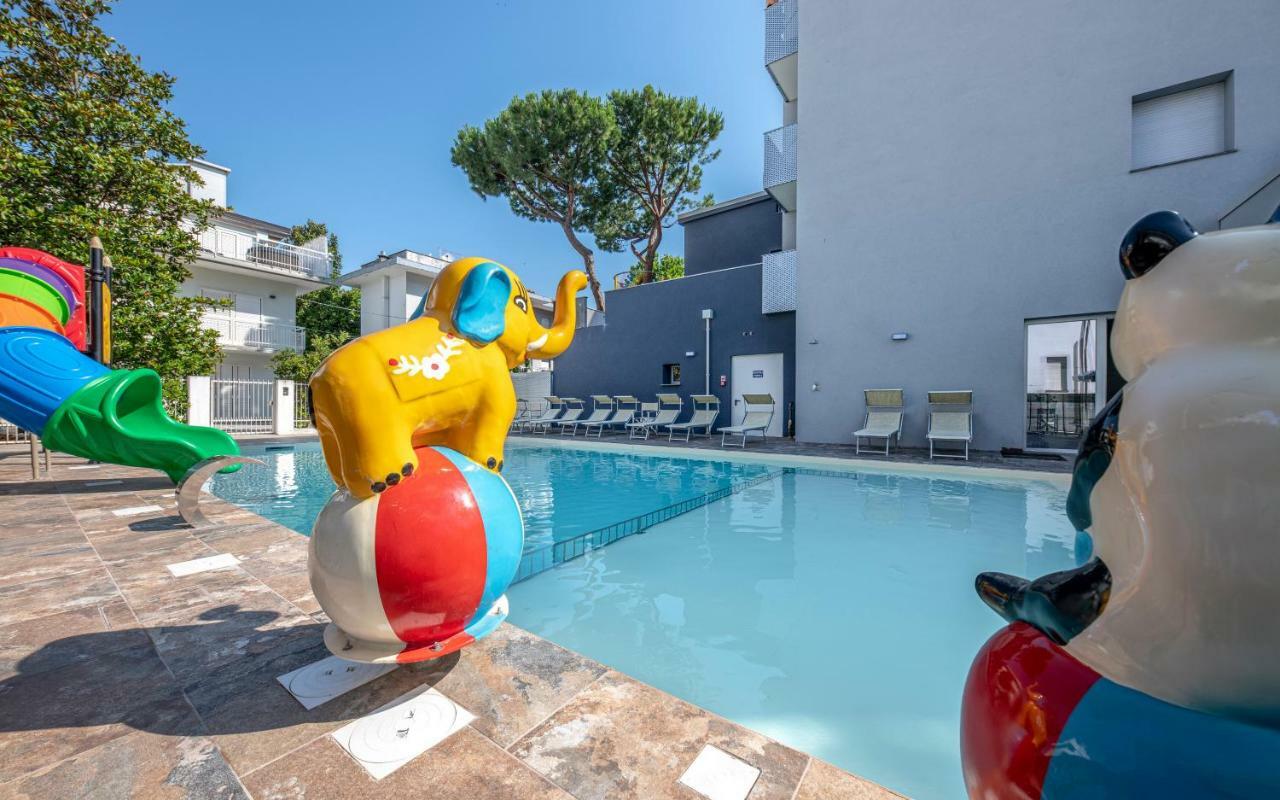 Residence Filmare Riccione Esterno foto