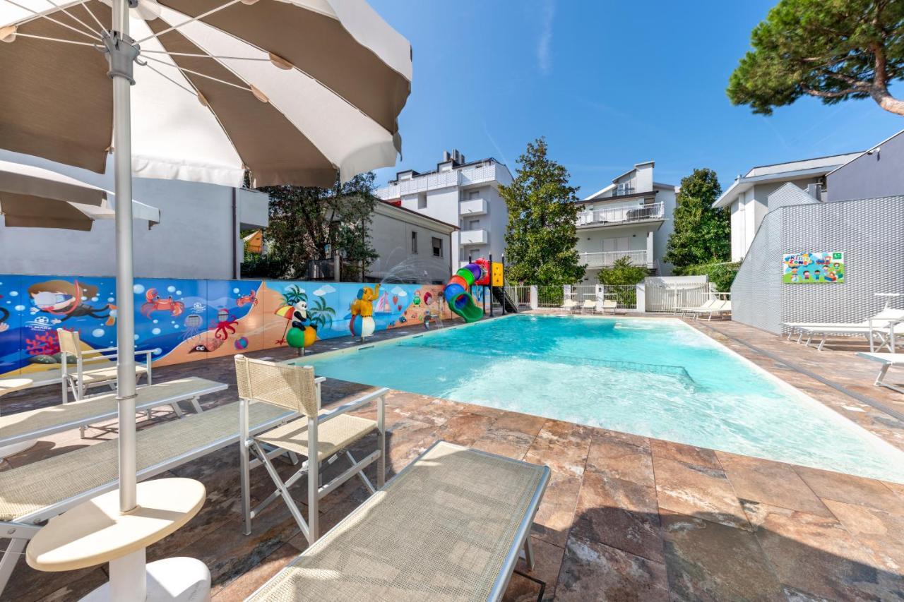 Residence Filmare Riccione Esterno foto